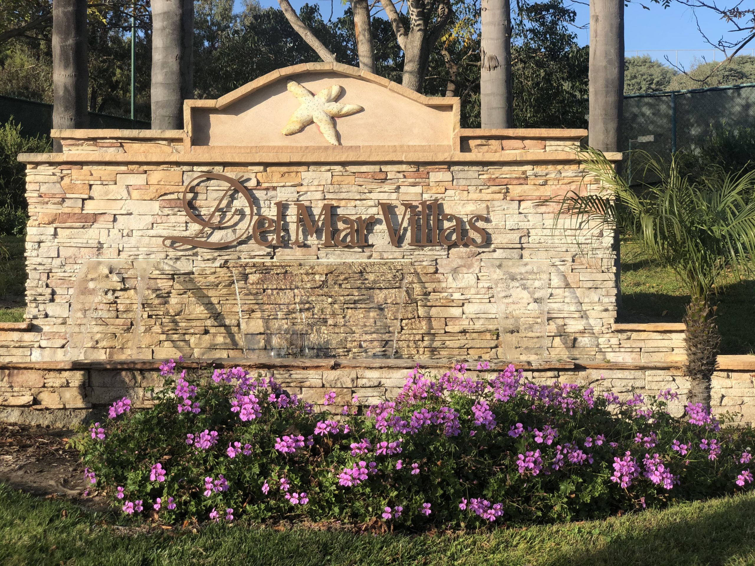 Del Mar Villas Condominiums in South of Del Mar Heights Rd, Carmel Valley, San Diego 92130
