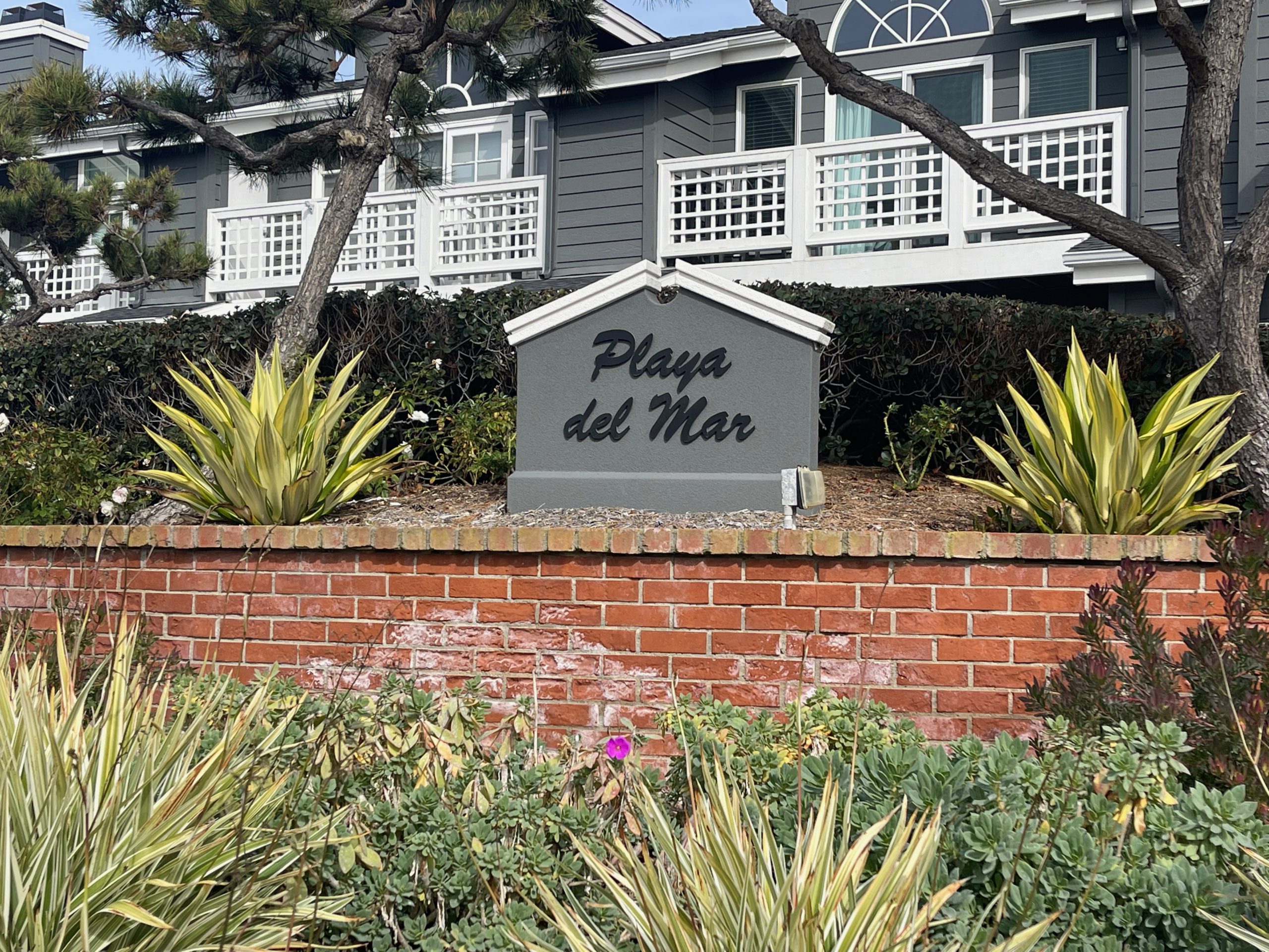 Playa Del Mar Townhomes in Del Mar, CA 92014