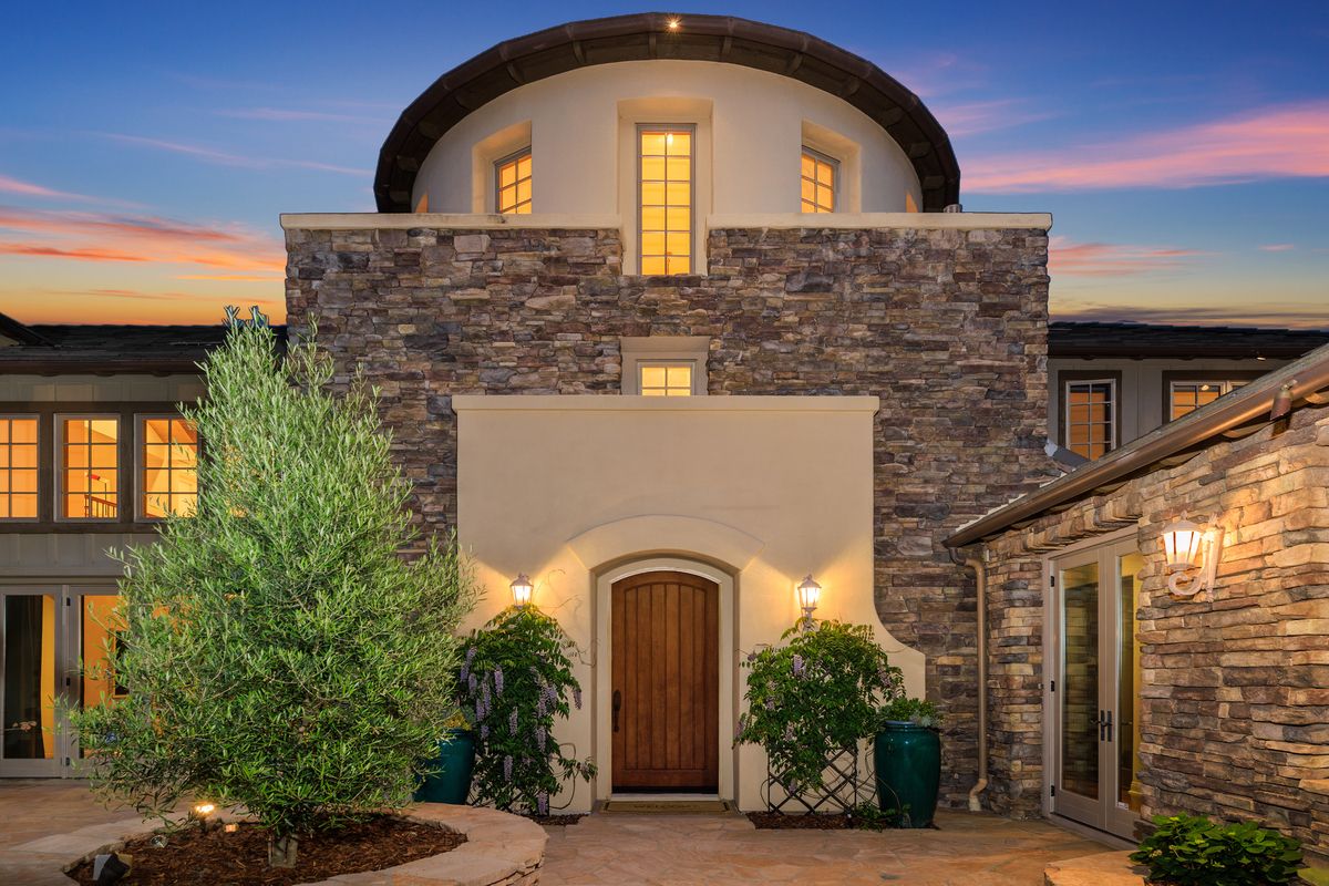 Beautiful courtyard with fireplace!