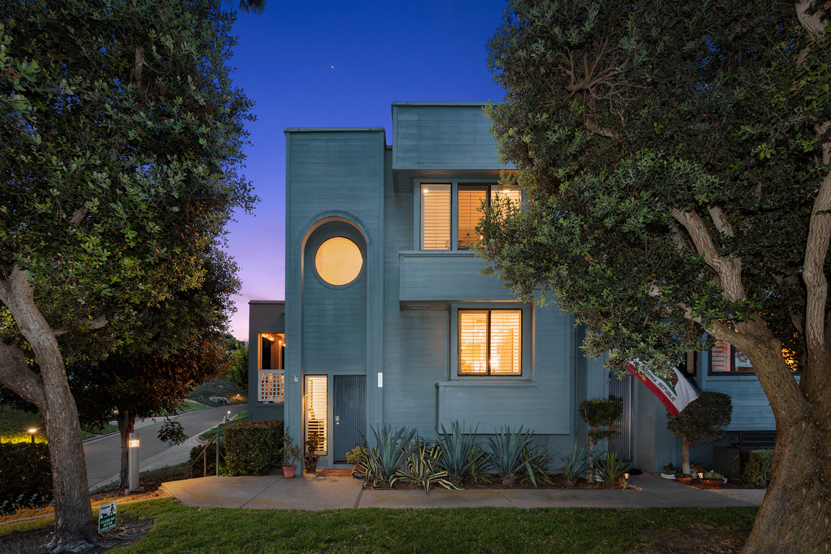 Spindrift Townhomes in Del Mar, San Diego, 92014